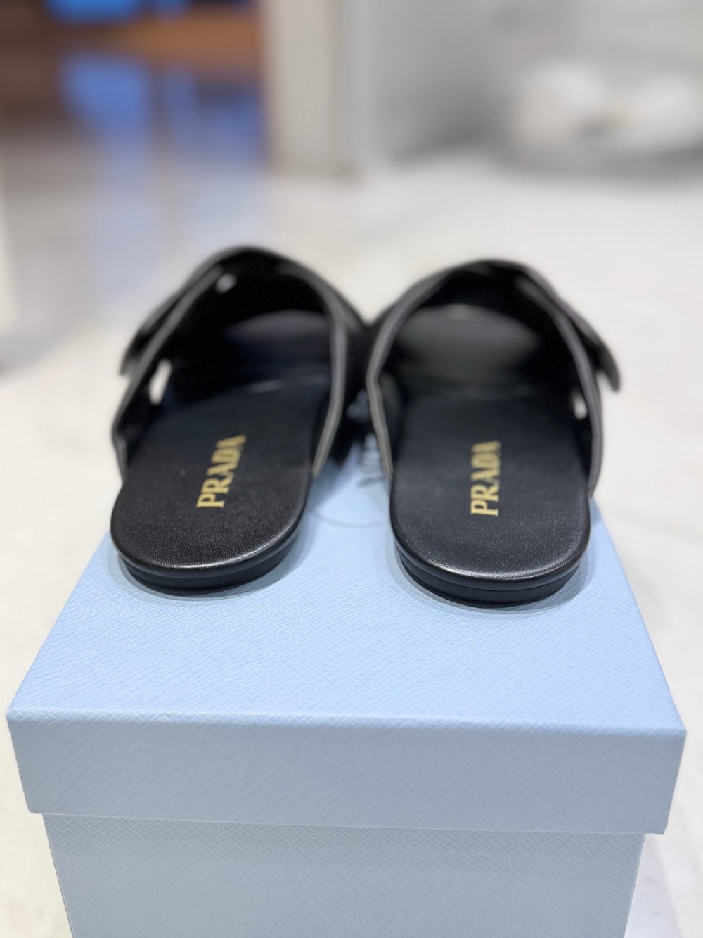Prada Soft nappa padded Black Slide Sandals with metal gold logo - Picture 4 of 6